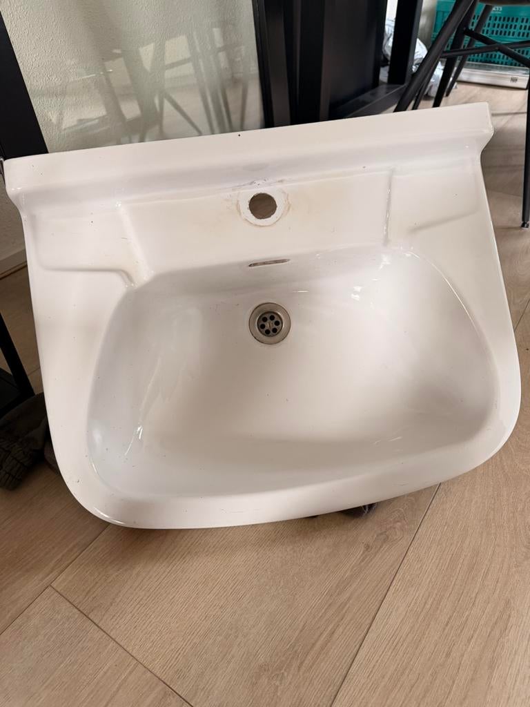Wastafel wasbak GRATIS, Ophalen, 50 tot 100 cm, Zo goed als nieuw, Minder dan 100 cm