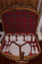 Rieten vintage picknickmand set voor 4 pers., Ophalen of Verzenden, Zo goed als nieuw