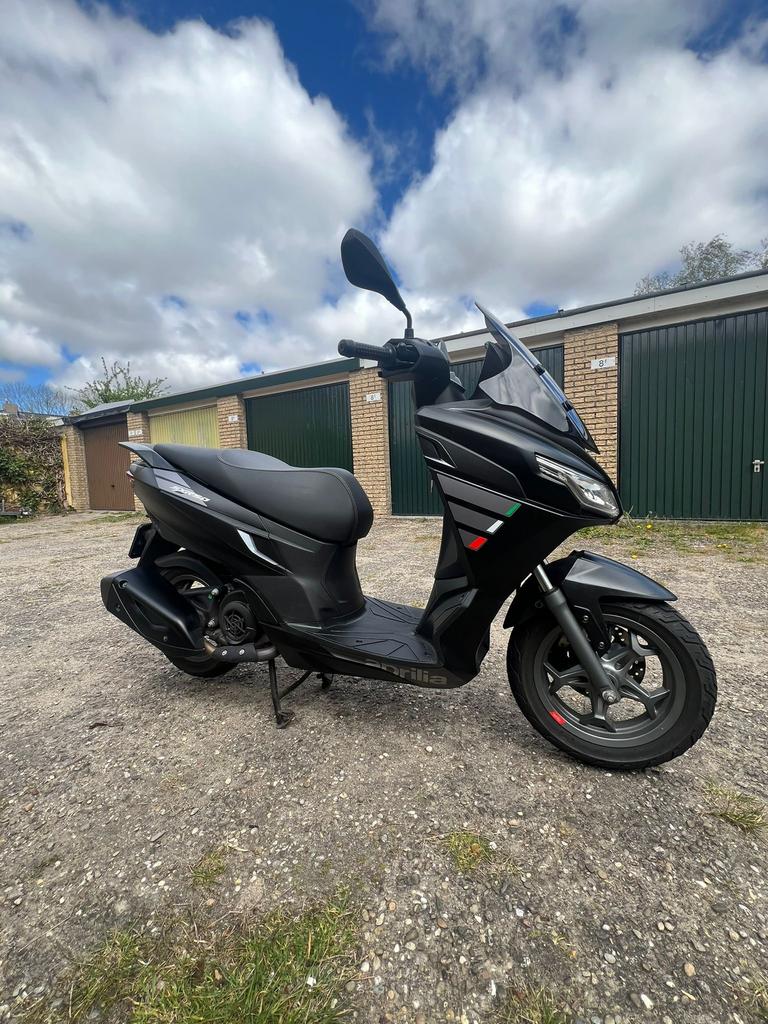 Aprilia SXR 50, Ophalen, Zo goed als nieuw, Benzine, Overige modellen