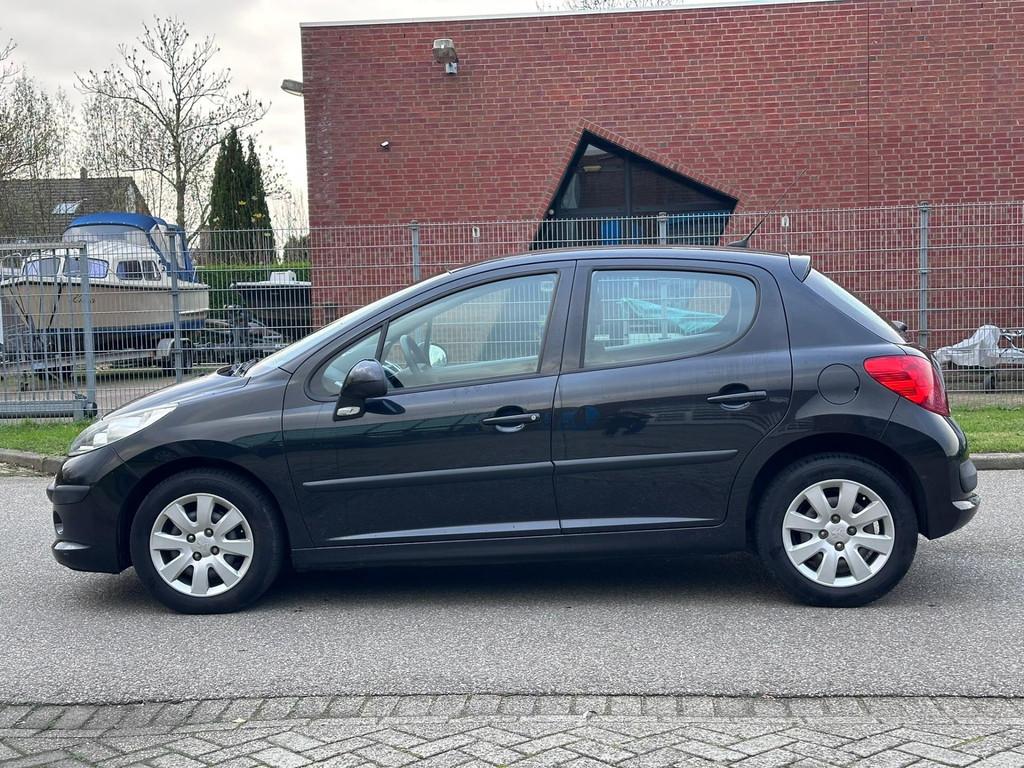 Peugeot 207 1.4 VTi Cool 'n Blue 1e Eigenaar*5DR*Navigatie*C, Voorwielaandrijving, Gebruikt, 1153 kg, Zwart