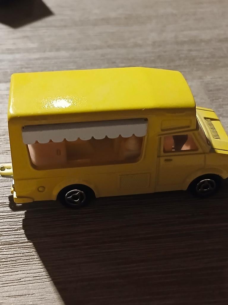 Majorette Fourgon ijswagen geel zo goed als nieuw met luifel, Ophalen of Verzenden, Zo goed als nieuw, Bus of Vrachtwagen