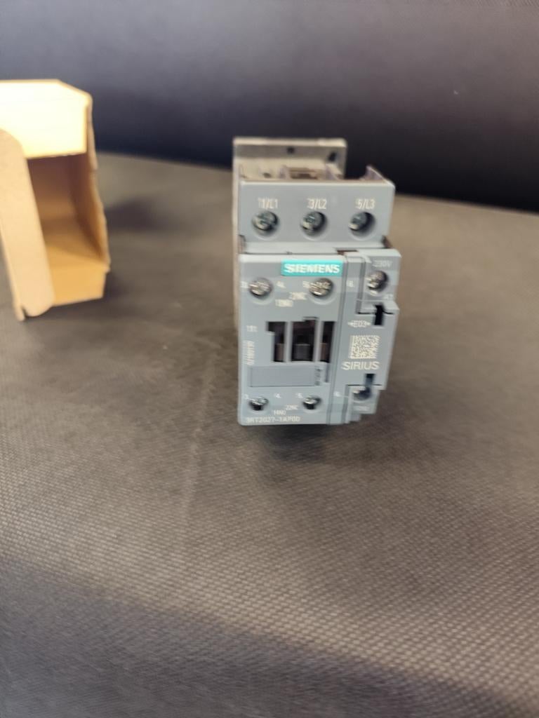 Contactor Siemens SIRIUS 3RT2027-1AP00, Doe-het-zelf en Verbouw, Gereedschap | Machine-onderdelen en Toebehoren, Ophalen of Verzenden