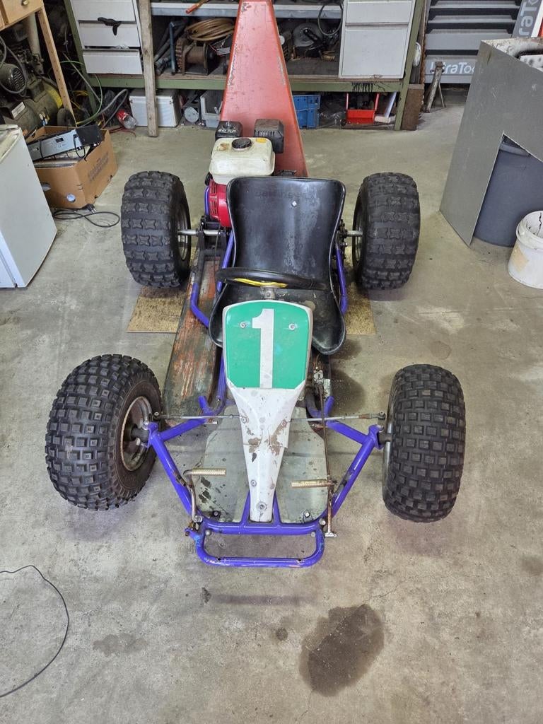 Kart met terrein banden, Ophalen, Gebruikt, Benzine, Onderdeel