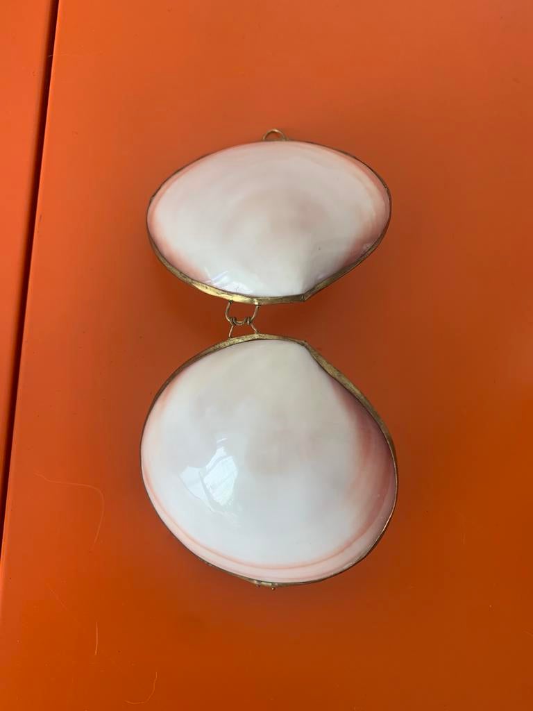 Sieradendoosje schelpen en messing, Antiek en Kunst, Curiosa en Brocante, Ophalen of Verzenden