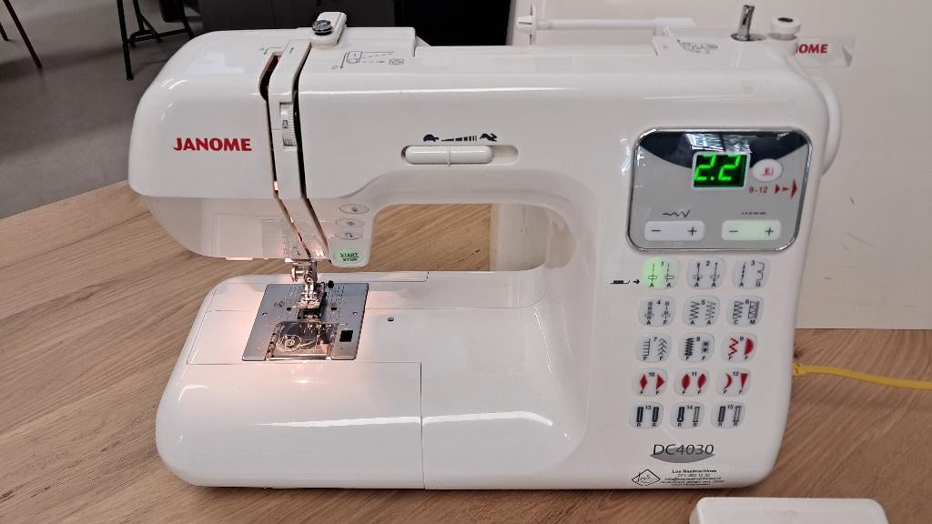 Janome DC4030 naaimachine, Hobby en Vrije tijd, Ophalen, Zo goed als nieuw, Naaimachine, Janome