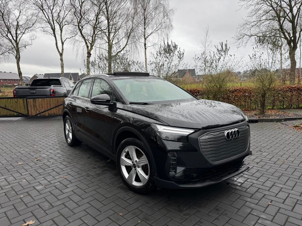 Audi Q4 45 etron S-Line Panoramadak Leer Camera Trekhaak BTW, Auto diversen, Schadeauto's, Zwart, Elektrisch, Audi, 1000 cc