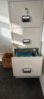 Metalen archiefkast met 3 laden en slot, Minder dan 50 cm, Gebruikt, 100 tot 150 cm, Modern kantoor