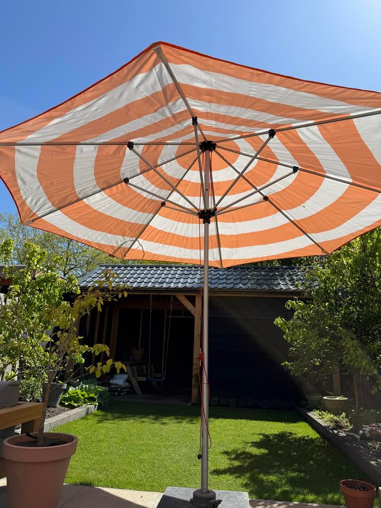 Fatboy Parasol 350cm Wit/Oranje met Granieten Voet, Ophalen, Zo goed als nieuw, 3 tot 4 meter, Stokparasol