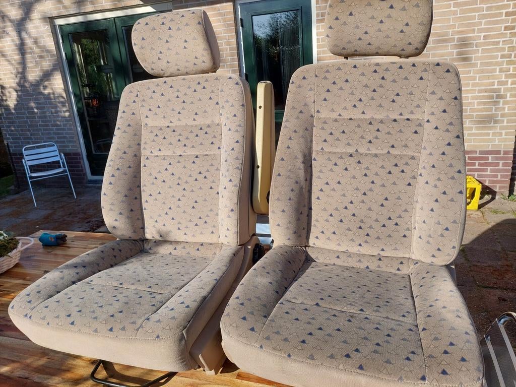 Mercedes V-klasse 638 voorstoelen, Ophalen