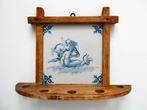 Antiek houten pijpenrek met Delftsblauwe tegel zeemeerman, Antiek en Kunst, Ophalen of Verzenden