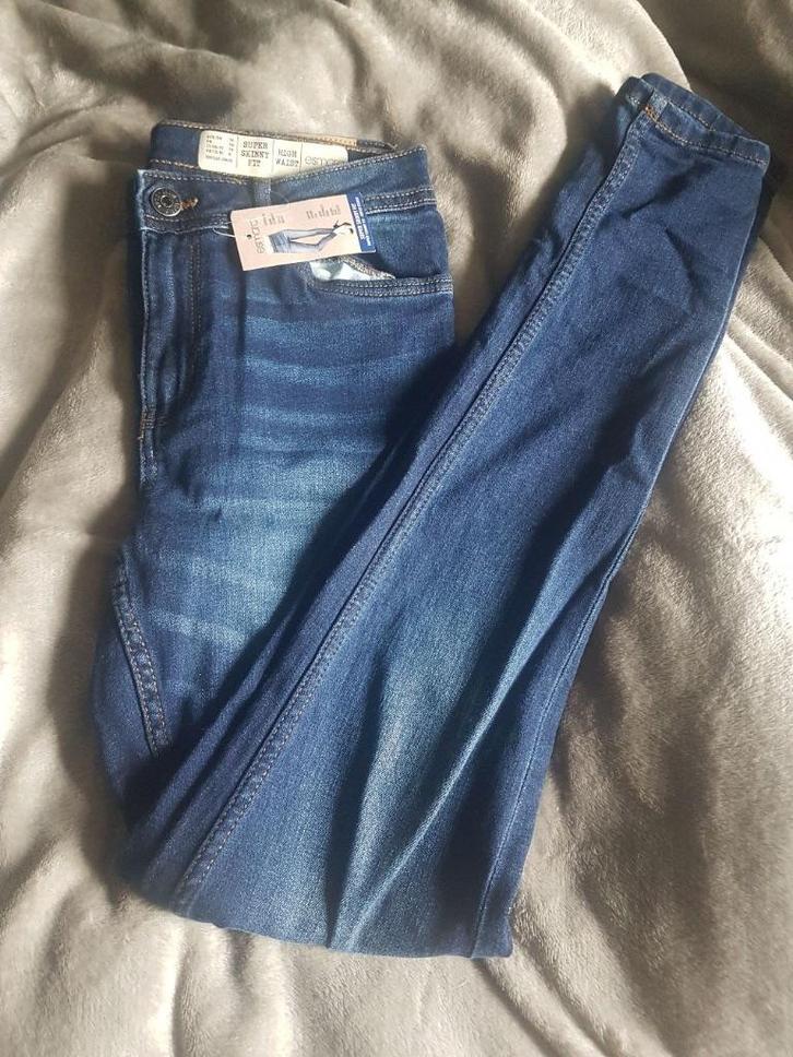 Nieuw skinny jeans dark blue high waist 36 S, Kleding | Dames, Spijkerbroeken en Jeans, Nieuw, W28 - W29 (confectie 36), Blauw