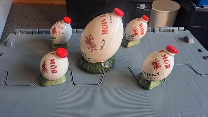 Een zeldzame keramische fles Swyn-Y-Mor Welsh Whisky., Verzamelen, Overige Verzamelen, Ophalen of Verzenden