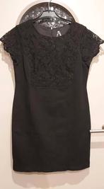 Four Roses zwarte jurk met kant mt 5 , mt 42, Belgisch, Maat 42/44 (L), Ophalen of Verzenden, Zo goed als nieuw, Boven de knie