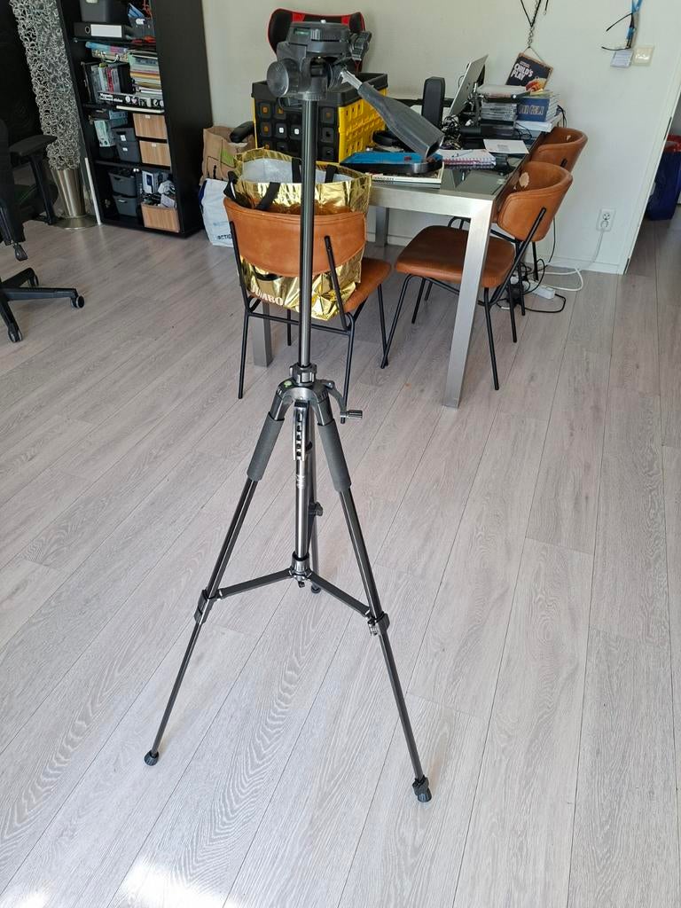 Driepoot statief met balhoofd - Zo goed als nieuw, Audio, Tv en Foto, Fotografie | Statieven en Balhoofden, Zo goed als nieuw