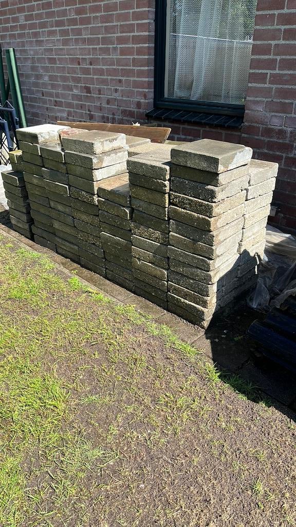 Tegels, kinderkoppen en klinkers gratis af te halen, Tuin en Terras, Tegels en Klinkers, Ophalen, Gebruikt, Overige materialen