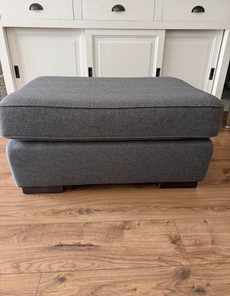 Grijze hocker, Huis en Inrichting, Banken | Voetenbanken en Poefen, Gebruikt, Stof, Rechthoekig, 50 tot 75 cm