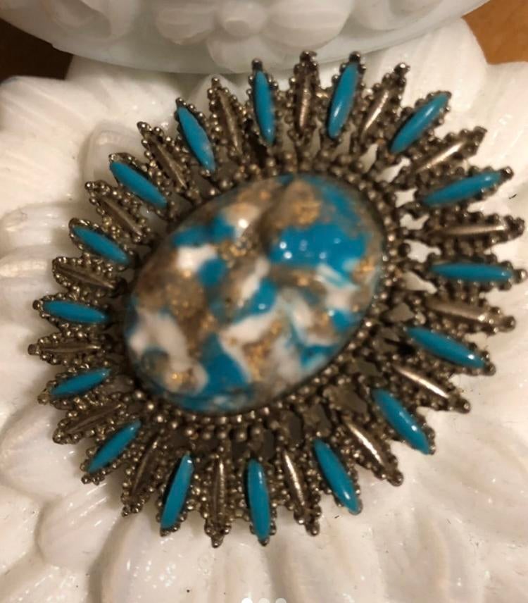 Broche Turquase met wit 1980 Eye Catcher!, Overige materialen, 4 tot 7 cm, Blauw, Ophalen of Verzenden