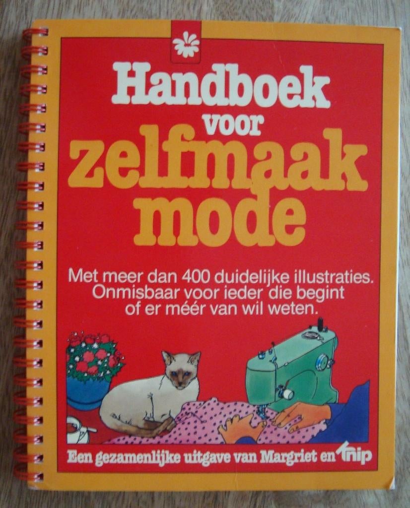 Handboek voor zelfmaakmode - Ria Scheepstra, Ophalen of Verzenden, Zo goed als nieuw, Borduren en Naaien, Ria Scheepstra