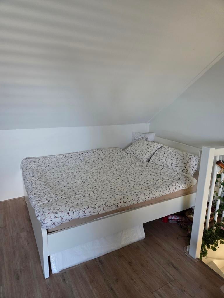 Bed 140x200 - in goede staat., Ophalen, Tweepersoons, 140 cm, Zo goed als nieuw