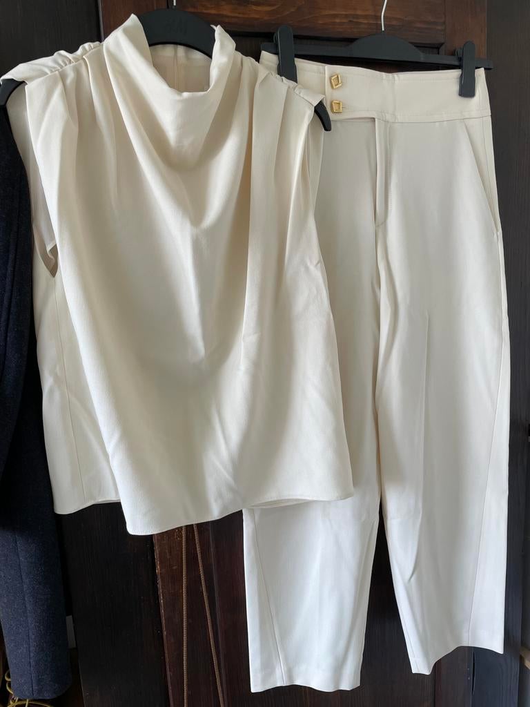In nieuwstaat creme kleur setje van Zara maat S!, Kleding | Dames, Tops, Wit, Ophalen of Verzenden, Zo goed als nieuw, Maat 36 (S)