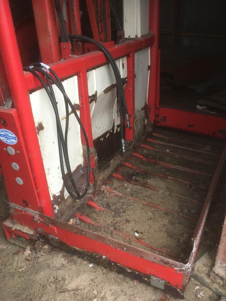 Trekkerbak, frequentie,Watervat, melktank, Usnijder, kieper, Zakelijke goederen, Agrarisch | Werktuigen, Veehouderij, Ophalen