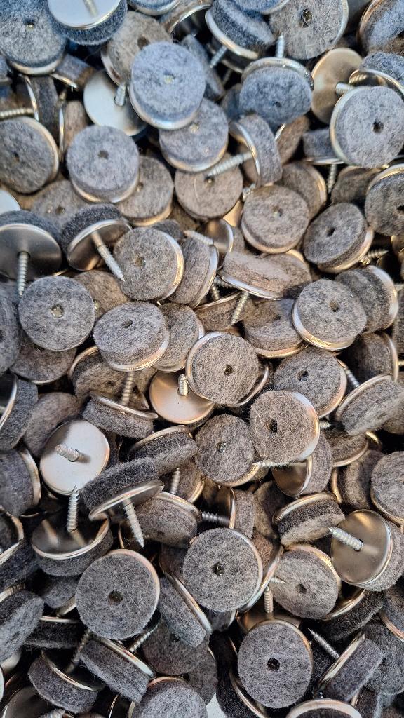 Stoelvilt doppen schroefdoppen schroefvilt 28mm., Huis en Inrichting, Stoelen, Nieuw, Eén, Ophalen of Verzenden