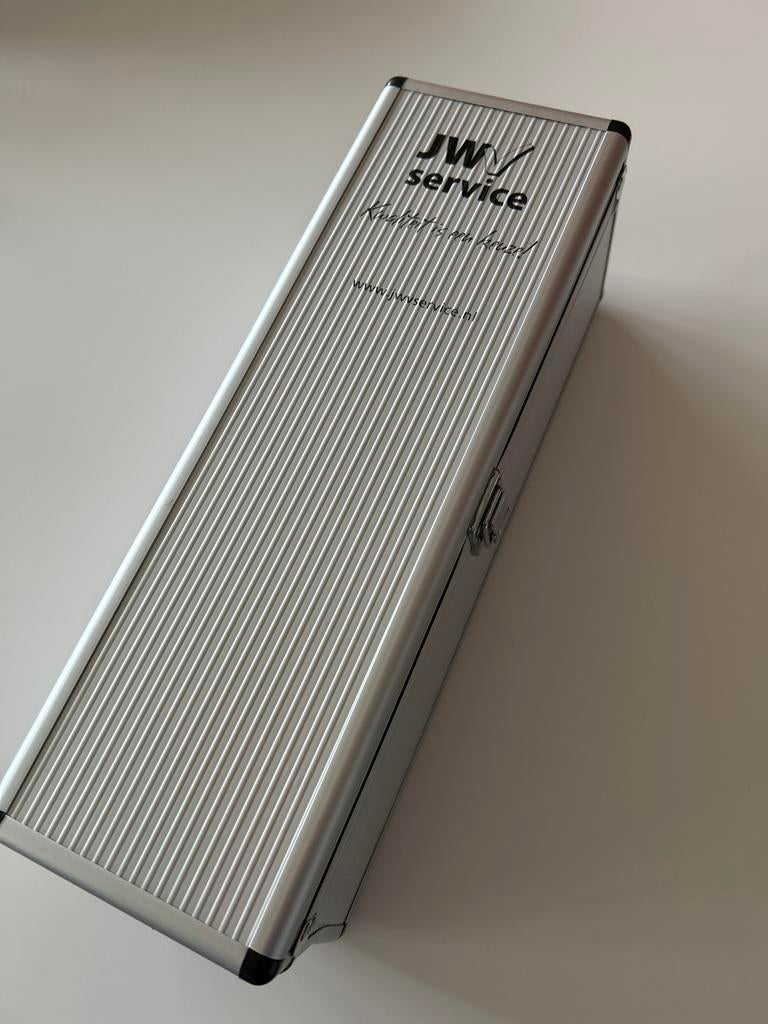 Wijnkist met accessoires - JW Service, Ophalen, Zo goed als nieuw, Minder dan 5 flessen, Metaal