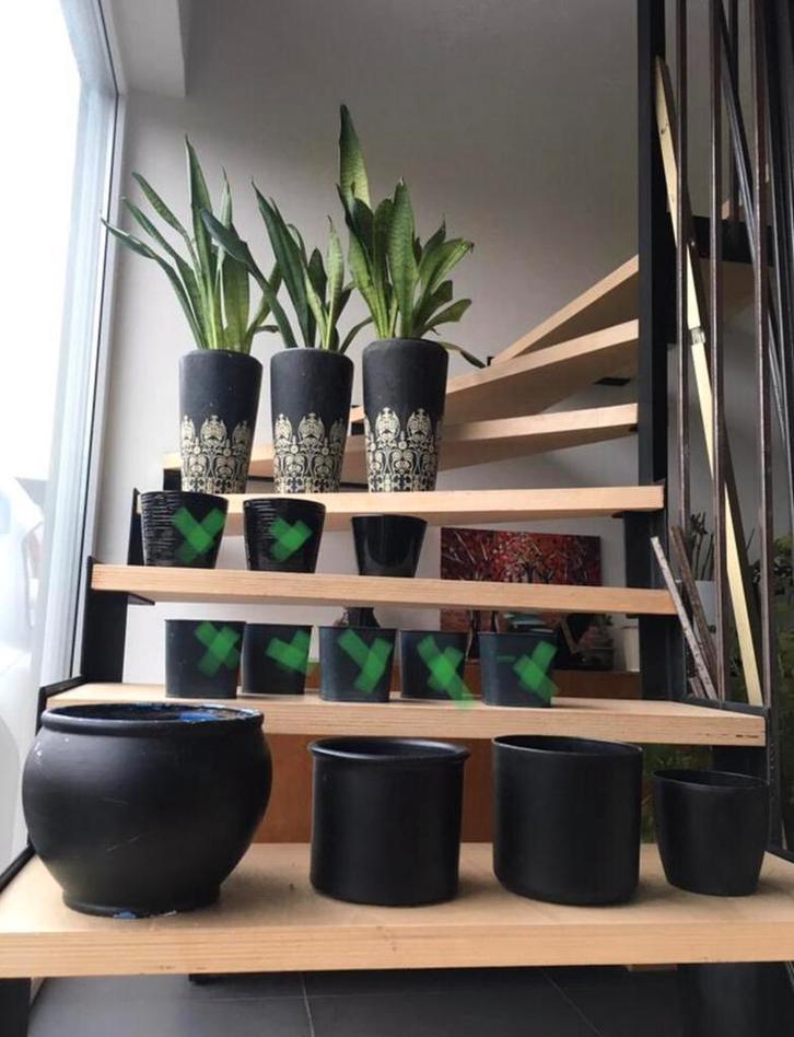 Zwarte vintage luxe bloempotten, diverse maten vormen, Tuin en Terras, Bloempotten, Gebruikt, Terracotta, Binnen, Minder dan 40 cm