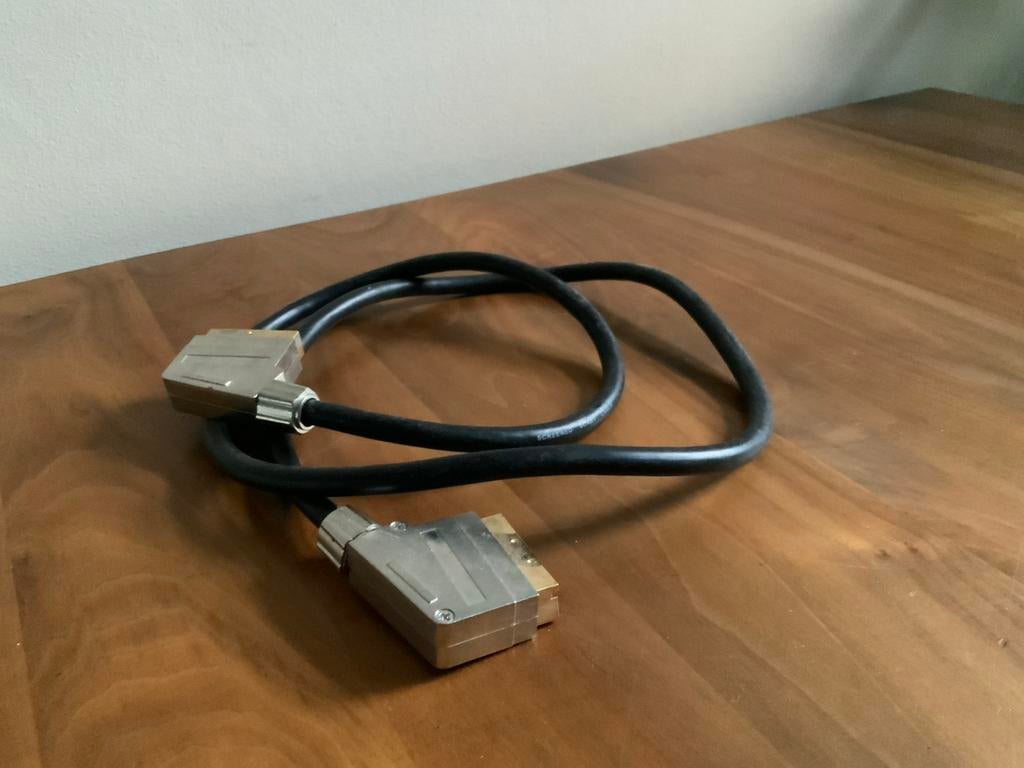 Scart kabel zware kwaliteit - Gebruikt maar in goede staat, Audio, Tv en Foto, Audiokabels en Televisiekabels, Ophalen of Verzenden