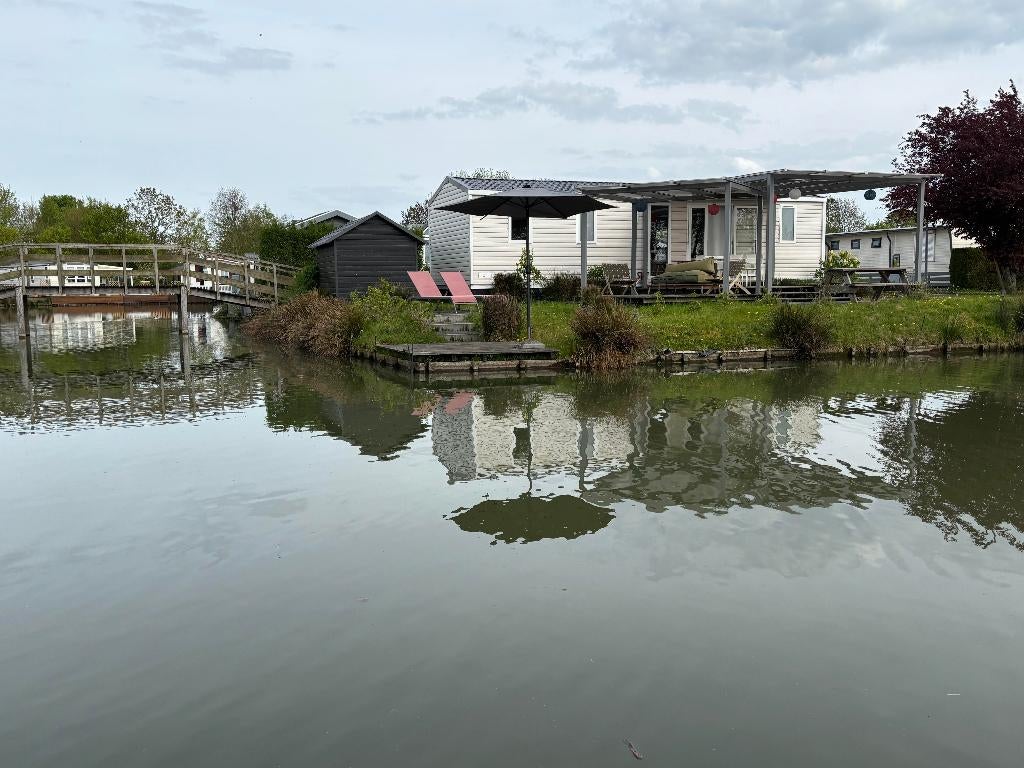 Jonge Chalet 2021, 8 bedden direct aan viswater/natuurgebied, Meer dan 6