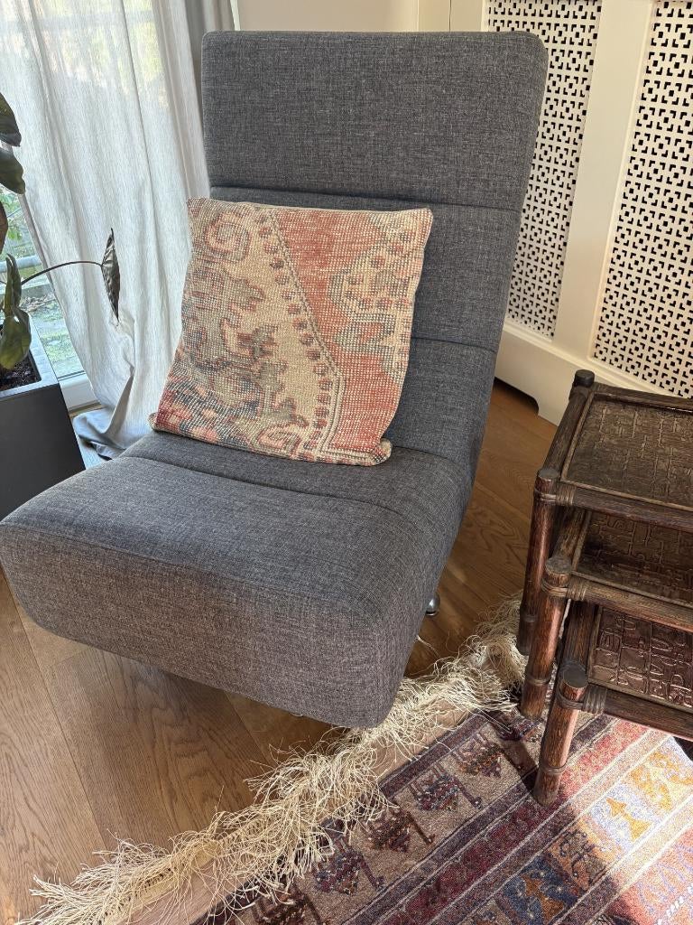 Stijlvolle Antracietgrijze Draaifauteuil Modern Comfy, Ophalen, 75 tot 100 cm, Zo goed als nieuw, Modern Hotel Style/ Comfortable