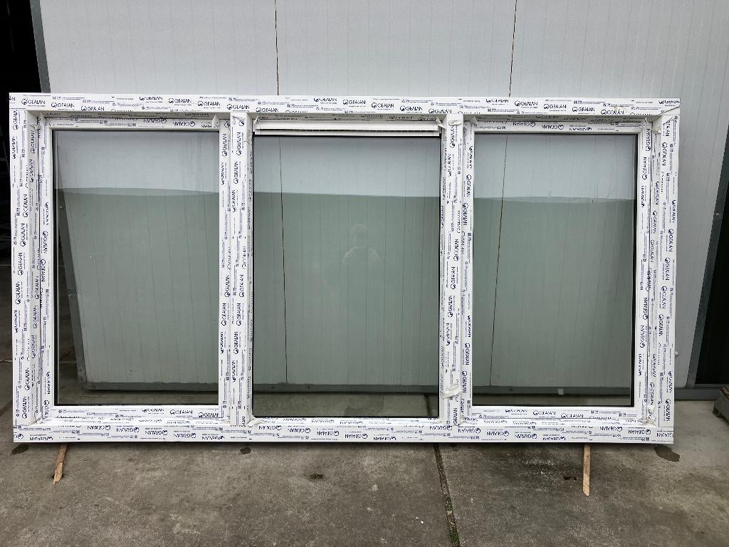 kunststof kozijn, Doe-het-zelf en Verbouw, Ophalen, Kunststof, Zo goed als nieuw, Inclusief glas