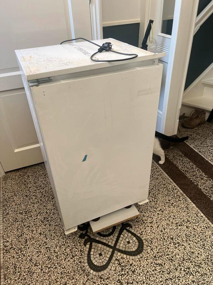 GRATIS: Compacte Koelkast (CB 604 W - Ikea inbouwkoelkast), Witgoed en Apparatuur, Koelkasten en IJskasten, Gebruikt, Zonder vriesvak