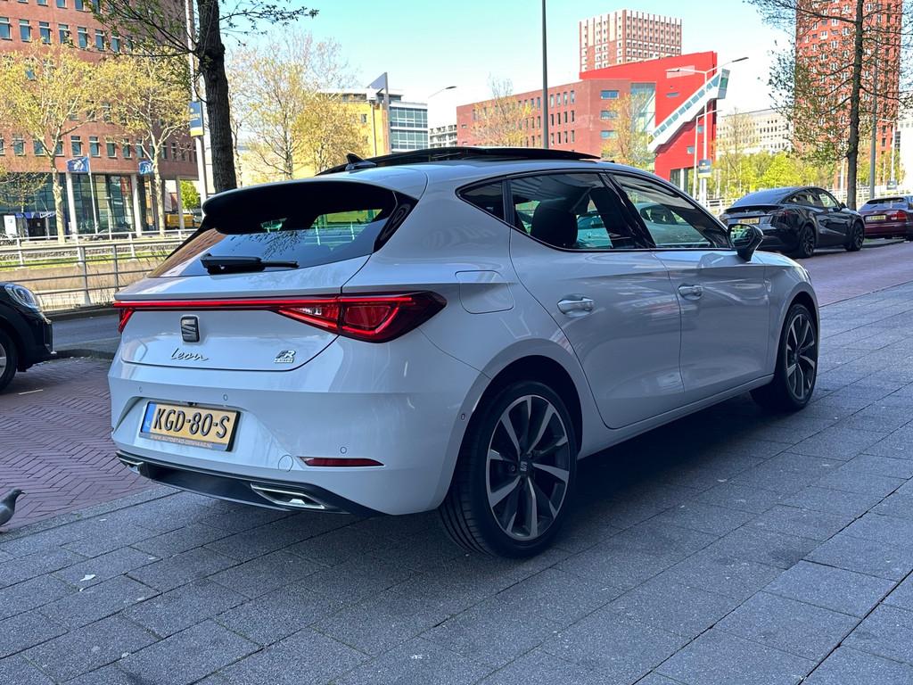 Seat LEON 1.4 TSI eHybrid PHEV FR Virtual Pano Sfeerverlicht, Auto's, Seat, Stof, Gebruikt, Euro 6, 150 pk