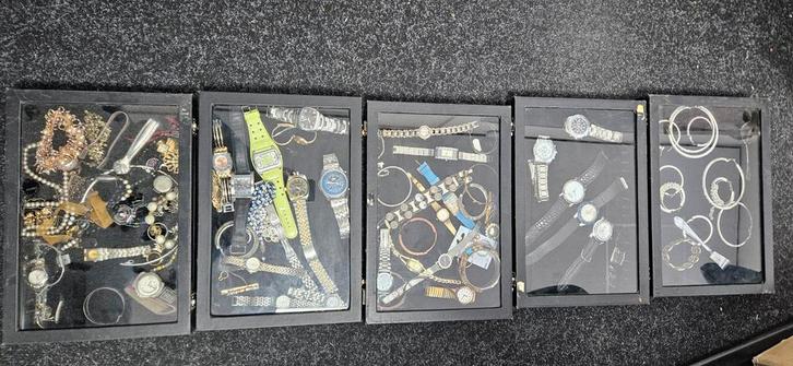 Sierraden  + 5 kistjes  , wordt in één partij verkocht, Sieraden, Tassen en Uiterlijk, Kettingen, Gebruikt, Overige materialen