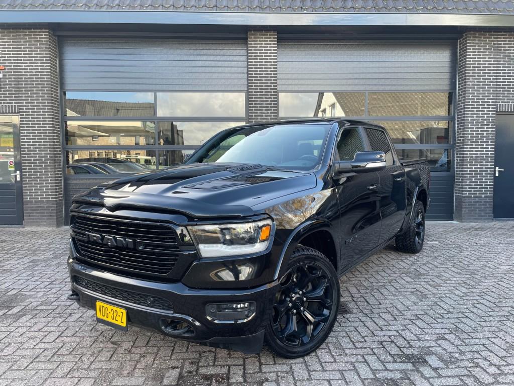 Dodge RAM 5.7 V8 4x4 Crew Cab Laramie Panoramadak , Luchtver, Automaat, 5654 cc, Zwart, Origineel Nederlands