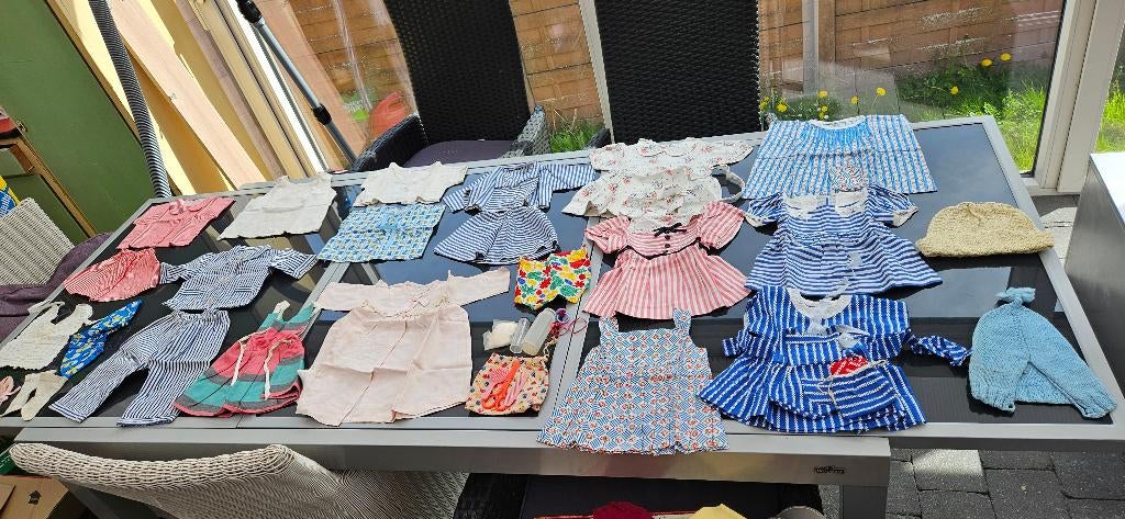 Lot vintage jaren '50 poppenkleertjes en toebehoren, Ophalen of Verzenden, Gebruikt, Kleding