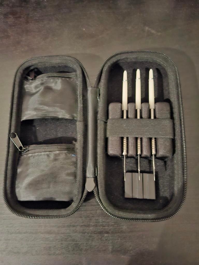 Compleet Dartset: 22g pijlen, Target case, extra's, Ophalen of Verzenden