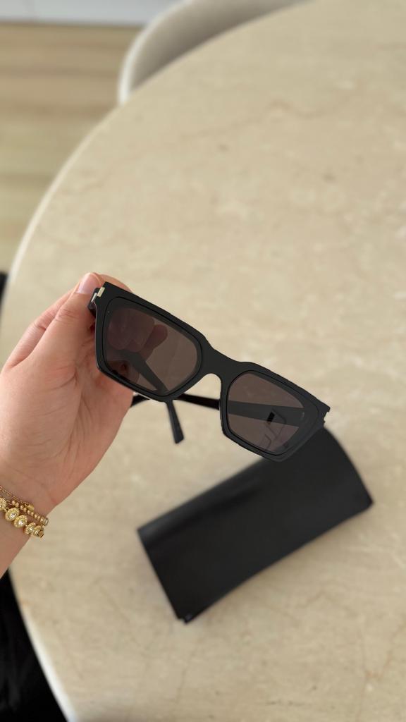 Saint Laurent Zonnebril - Stijlvol en Tijdloos, Overige merken, Zonnebril, Zwart, Ophalen of Verzenden