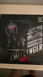 Masterpiece Unique Toys UT R-02 Challenger Optimus Prime, Verzamelen, Transformers, Overige generaties, Ophalen of Verzenden, Zo goed als nieuw