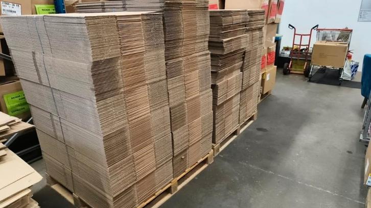 Kartonnen dozen *NIEUW*, Doe-het-zelf en Verbouw, Kratten en Dozen, Nieuw, Doos, 50 tot 75 cm, Minder dan 35 cm, Minder dan 40 cm