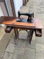 Antieke Singer Naaitafel met Naaimachine, Antiek en Kunst, Antiek | Naaimachines, Ophalen