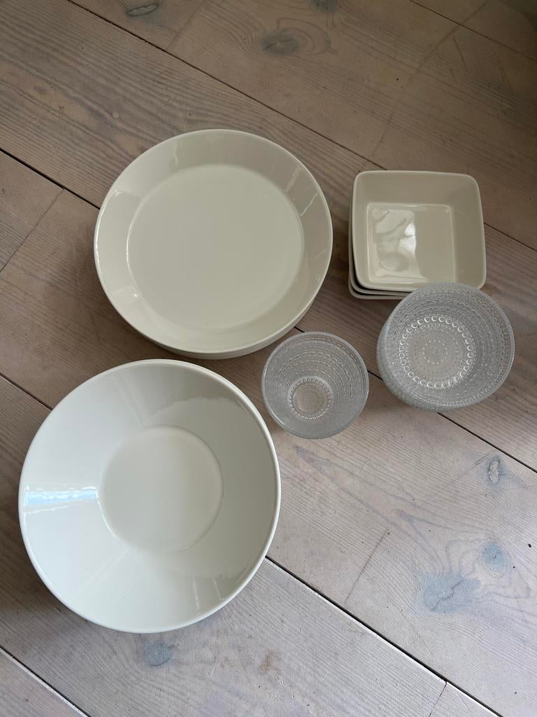 IITTALA Theema servies en glaswerk Kastehelmi, Gebruikt, Keramiek, Ophalen of Verzenden, Effen