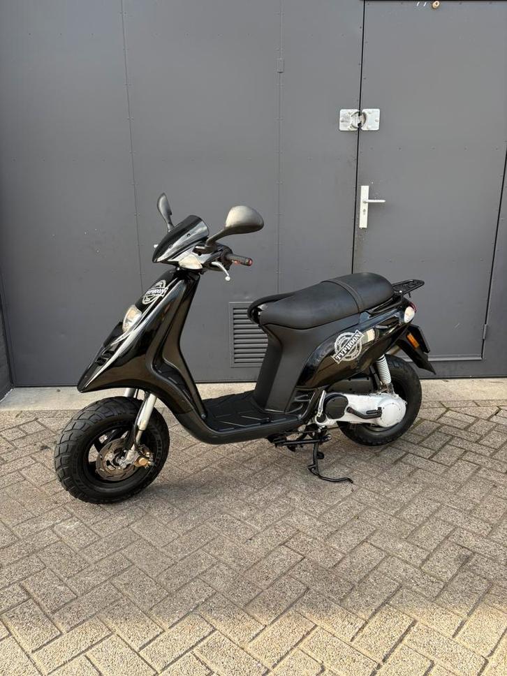Piaggio typhoon 70cc NIEUWSTAAT 7000KM SITO PLUS DR70, Fietsen en Brommers, Brommers | Vespa, Zo goed als nieuw, Ophalen of Verzenden