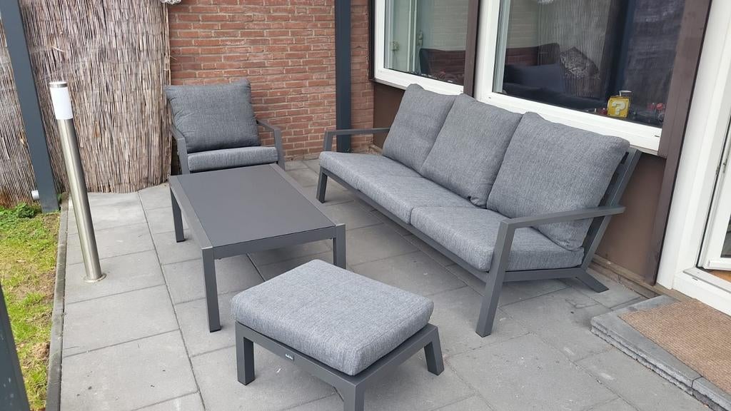 Moderne grijze loungeset met 4 zitplaatsen, Ophalen, 4 zitplaatsen, Aluminium, Zo goed als nieuw