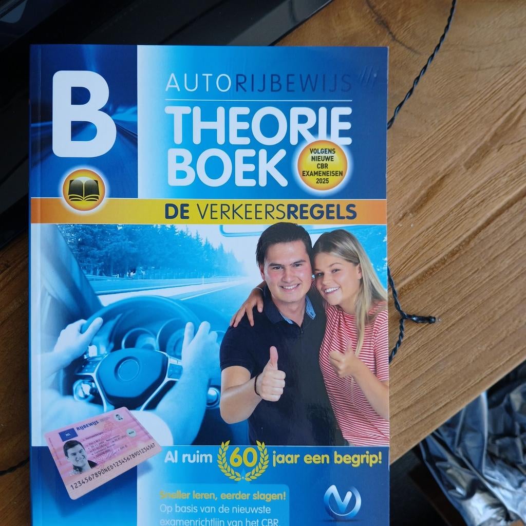Auto Theorieboek VekaBest Editie, Ophalen, Zo goed als nieuw, Overige niveaus, Nederlands
