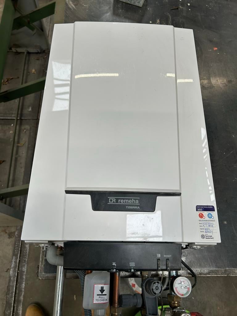 Remeha Tzerra M 24c Plus CW4 CV-ketel, Ophalen, 30 tot 80 cm, Gebruikt, Hoog rendement (Hr)
