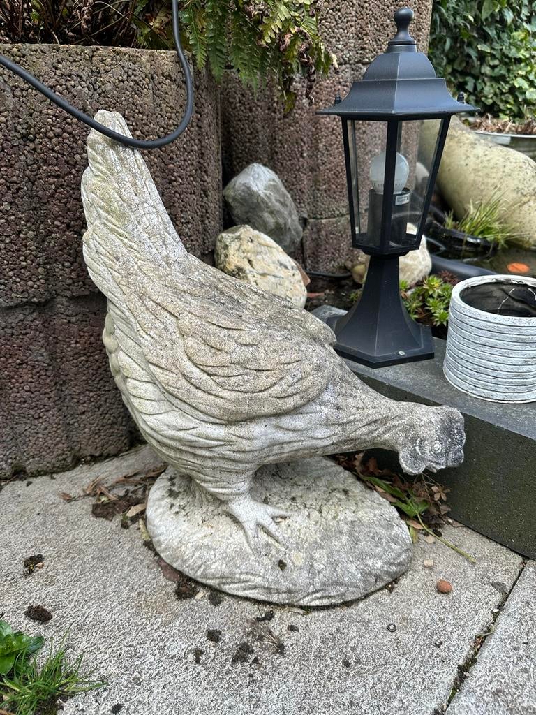 Stenen beeld kip die eet, Tuin en Terras, Tuinbeelden, Ophalen, Gebruikt, Steen, Dierenbeeld