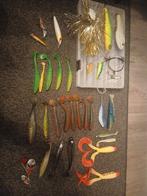 Vis aasjes, ijzeren voorstukjes en visdoos, Ophalen