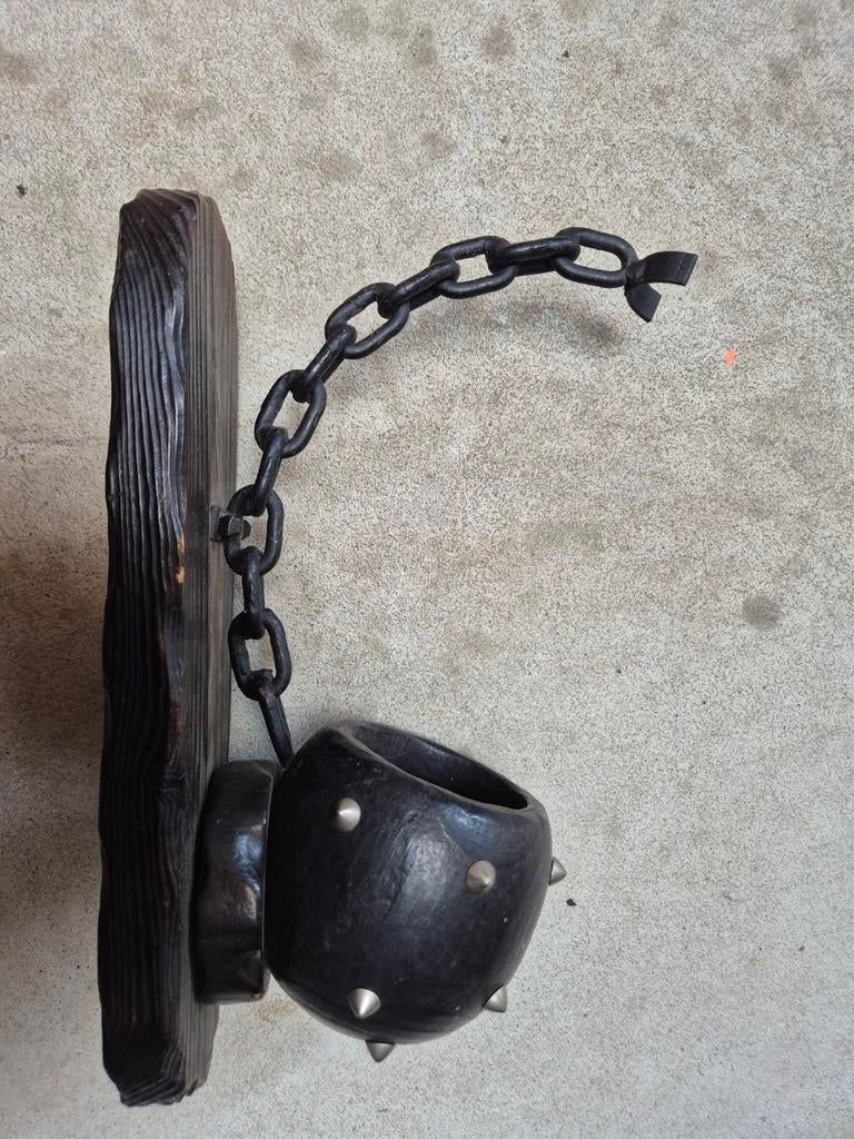 Unieke metalen flessenhouder met ketting, Ophalen, Gebruikt